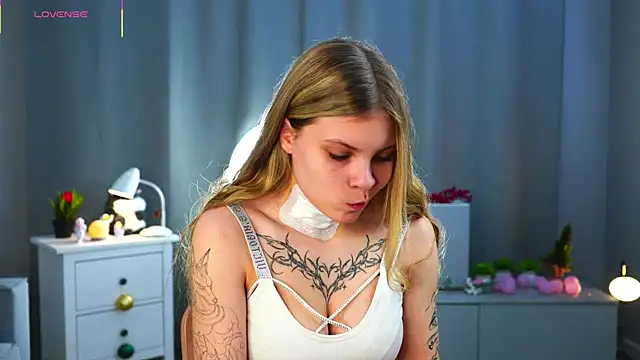 LesleeOpenshaw online show from April 14, 2:45 pm