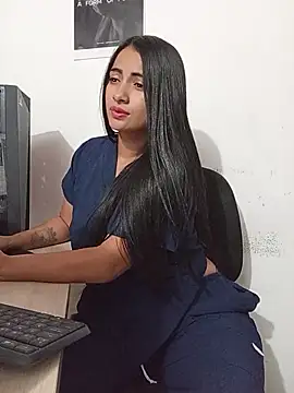 Snapshot of DaniellaGiraldo chatting on June 23, 1:42 pm DaniellaGiraldo online show from June 23, 1:42 pm
