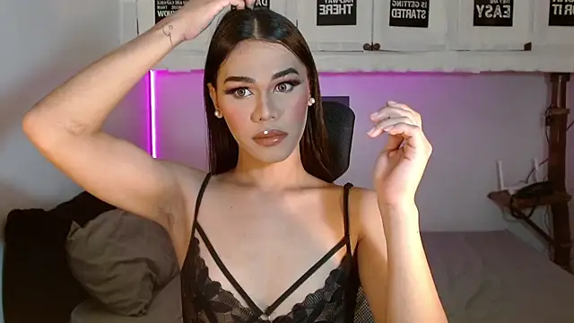 MollyButcher online show from May 12, 2:14 pm