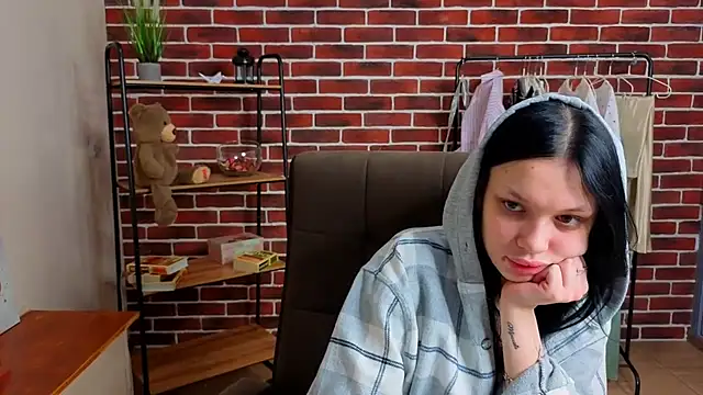 BrendaaWarren online show from April 19, 9:19 am