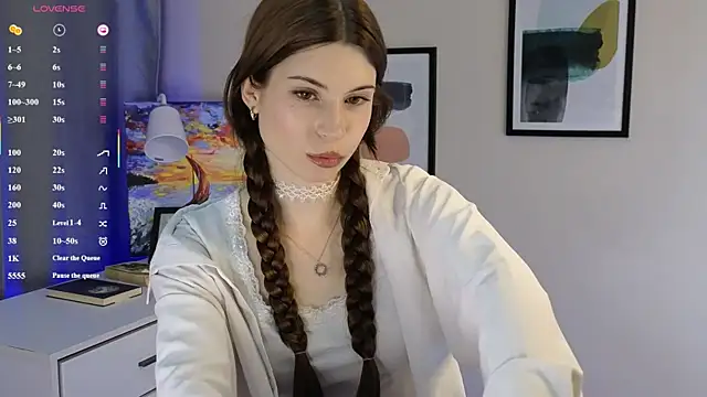 Umia Bordered online show from May 14, 4:14 pm