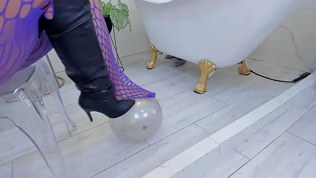 katherine glow online show from April 18, 7:58 pm