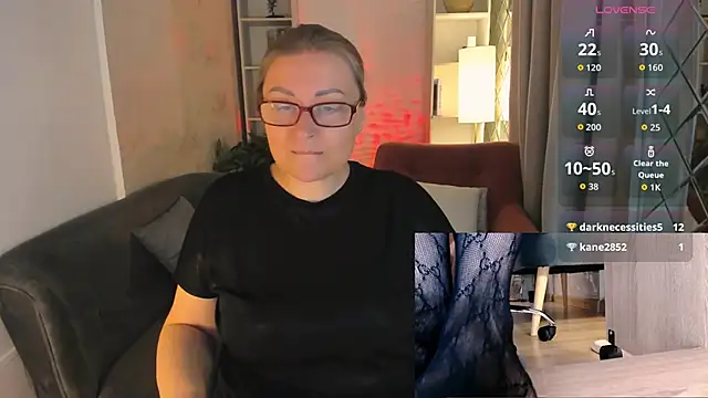 Snapshot of Alexandra_Kind chatting on June 7, 9:07 pm Alexandra Kind online show from June 7, 9:07 pm