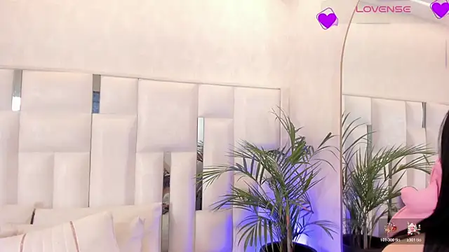 Snapshot of imnikaa_ chatting on June 25, 3:27 pm imnikaa online show from June 25, 3:27 pm