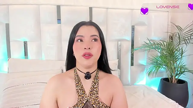 Snapshot of imnikaa_ chatting on July 11, 12:52 pm imnikaa online show from July 11, 12:52 pm