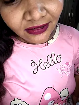 Lusi G online show from April 14, 8:15 pm