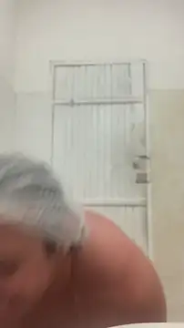 lolitaloira2 online show from April 22, 1:12 pm