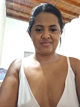 Snapshot of Ayla_Phone chatting on May 12, 4:09 am Ayla Phone online show from May 12, 4:09 am