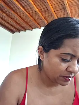 Snapshot of Ayla_Phone chatting on June 2, 5:37 pm Ayla Phone online show from June 2, 5:37 pm