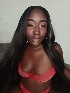 Snapshot of KaleaEbony chatting on April 18, 4:16 am KaleaEbony online show from April 18, 4:16 am