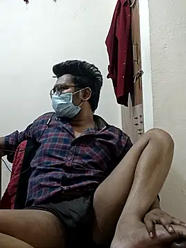 Snapshot of hot_boy995 chatting on April 24, 5:48 pm hot boy995 online show from April 24, 5:48 pm
