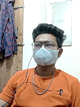 Snapshot of hot_boy995 chatting on May 5, 6:43 am hot boy995 online show from May 5, 6:43 am