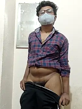 Snapshot of hot_boy995 chatting on May 7, 6:13 pm hot boy995 online show from May 7, 6:13 pm