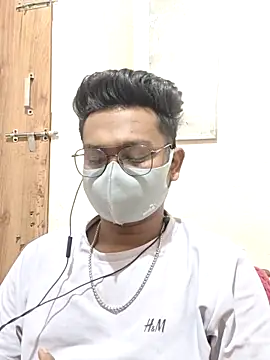 Snapshot of hot_boy995 chatting on May 15, 2:46 pm hot boy995 online show from May 15, 2:46 pm