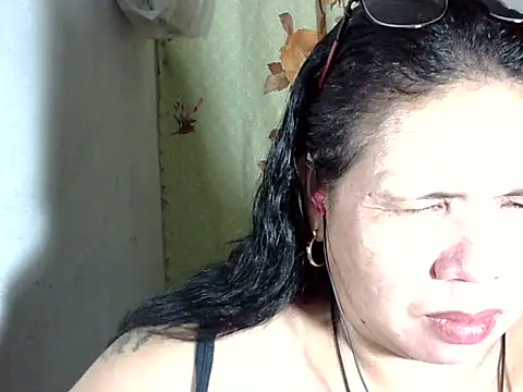 HottyCurlyPeanut online show from April 24, 1:57 pm