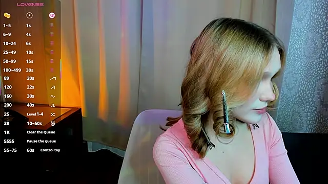 AdelineCrash online show from May 23, 4:39 am