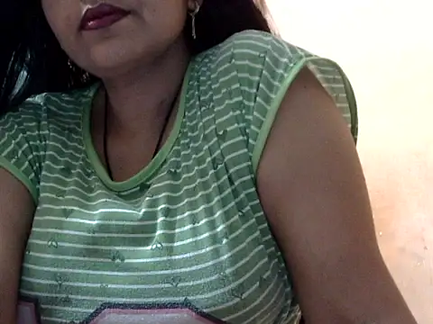 Snapshot of Sexy_Mahekk chatting on May 26, 3:41 pm Sexy Mahekk online show from May 26, 3:41 pm