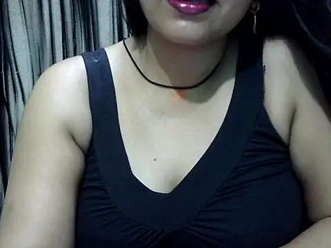Snapshot of Sexy_Mahekk chatting on June 10, 8:02 am Sexy Mahekk online show from June 10, 8:02 am