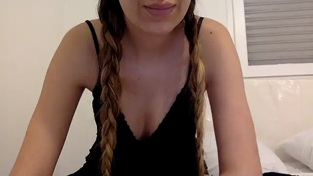 Snapshot of esmeraldahabib chatting on May 21, 6:59 pm esmeraldahabib online show from May 21, 6:59 pm