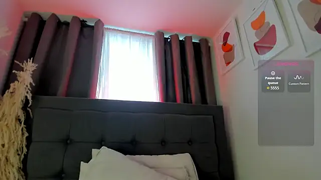 Snapshot of hanna-baker01 chatting on May 23, 2:43 pm hanna-baker01 online show from May 23, 2:43 pm