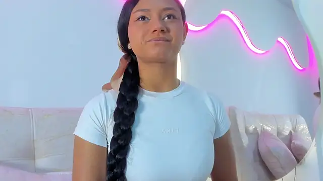 VenusBlazzer online show from April 21, 1:50 pm