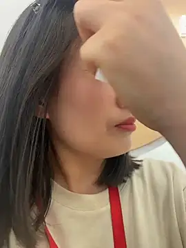 Snapshot of Faye-baby chatting on May 13, 4:43 am Faye-baby online show from May 13, 4:43 am
