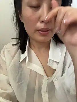Snapshot of Faye-baby chatting on May 17, 1:58 am Faye-baby online show from May 17, 1:58 am