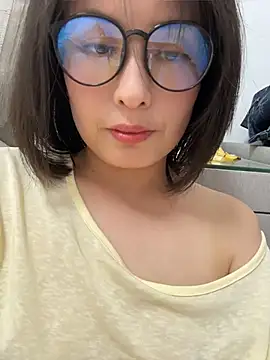 Snapshot of Faye-baby chatting on June 10, 3:22 pm Faye-baby online show from June 10, 3:22 pm