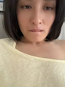 Snapshot of Faye-baby chatting on June 11, 12:32 am Faye-baby online show from June 11, 12:32 am