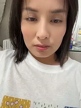 Snapshot of Faye-baby chatting on June 14, 2:41 pm Faye-baby online show from June 14, 2:41 pm