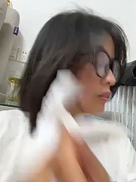 Snapshot of Faye-baby chatting on June 16, 3:58 pm Faye-baby online show from June 16, 3:58 pm