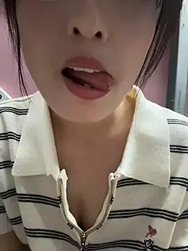 Snapshot of Faye-baby chatting on June 20, 5:32 am Faye-baby online show from June 20, 5:32 am