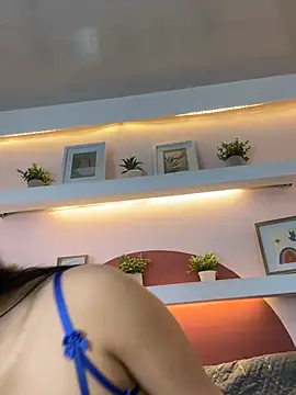 LilithJones   online show from April 21, 12:11 pm