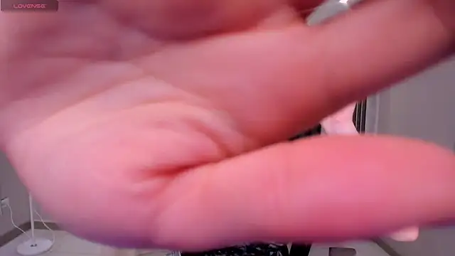Snapshot of PaulineSanz chatting on May 16, 7:23 pm PaulineSanz online show from May 16, 7:23 pm