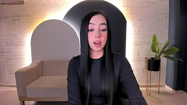 Snapshot of PaulineSanz chatting on June 1, 7:15 pm PaulineSanz online show from June 1, 7:15 pm