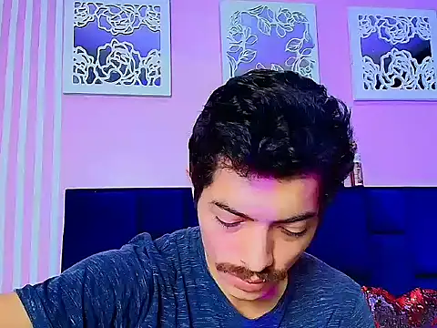 Snapshot of taylor_Stele chatting on April 27, 1:31 pm taylor Stele online show from April 27, 1:31 pm