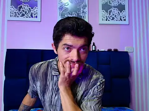 Snapshot of taylor_Stele chatting on April 29, 1:59 pm taylor Stele online show from April 29, 1:59 pm