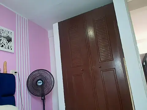 Snapshot of taylor_Stele chatting on May 29, 7:56 pm taylor Stele online show from May 29, 7:56 pm