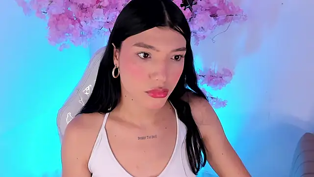 May Fox  online show from May 8, 8:25 pm