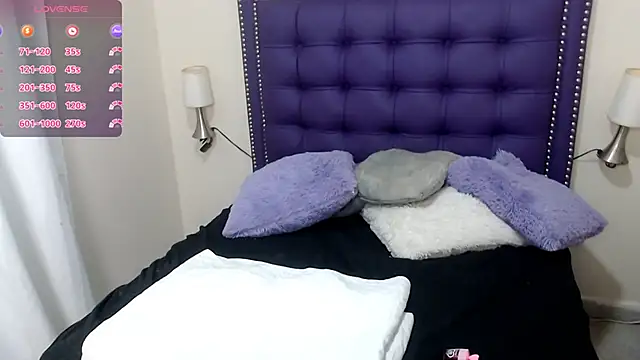 Snapshot of lunadreadd chatting on June 2, 10:34 pm lunadreadd online show from June 2, 10:34 pm