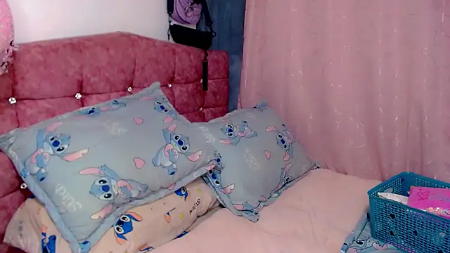 Snapshot of Darianna_A chatting on July 22, 4:04 am Darianna A online show from July 22, 4:04 am
