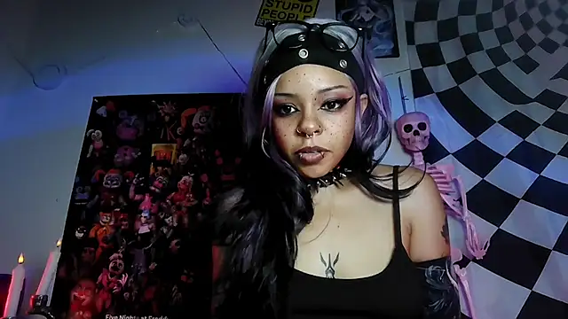 Snapshot of nerdyhotgoth chatting on July 12, 6:26 am nerdyhotgoth online show from July 12, 6:26 am