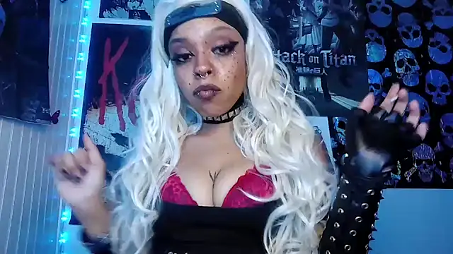 Snapshot of nerdyhotgoth chatting on August 8, 11:12 am nerdyhotgoth online show from August 8, 11:12 am