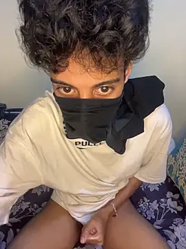 Snapshot of arabic_boy_hot chatting on June 13, 1:36 am arabic boy hot online show from June 13, 1:36 am