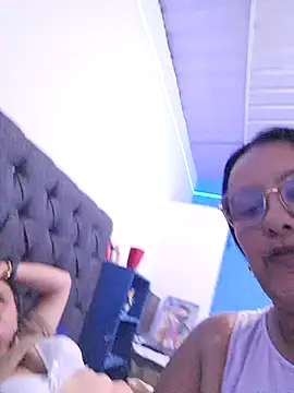 Snapshot of Samanta-42 chatting on June 25, 2:43 pm Samanta-42 online show from June 25, 2:43 pm