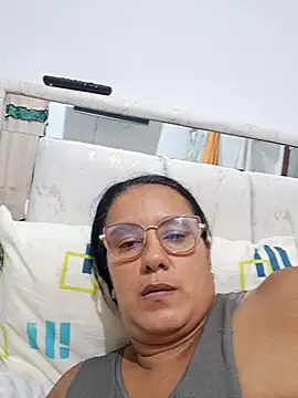 Snapshot of Samanta-42 chatting on July 19, 9:24 am Samanta-42 online show from July 19, 9:24 am