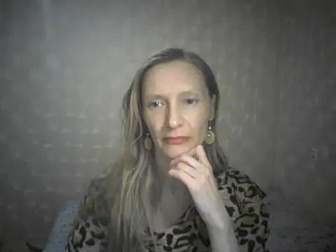 LunaBelle8 online show from April 18, 7:58 pm