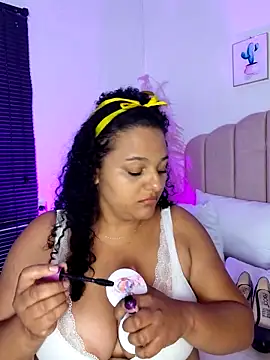Snapshot of manuboobss chatting on April 20, 9:05 pm manuboobss online show from April 20, 9:05 pm
