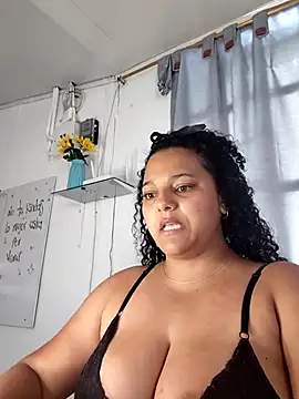 Snapshot of manuboobss chatting on May 8, 3:39 pm manuboobss online show from May 8, 3:39 pm