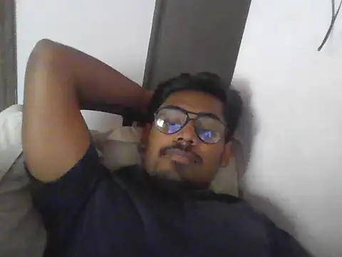 Snapshot of singaram190 chatting on July 28, 8:43 am singaram190 online show from July 28, 8:43 am